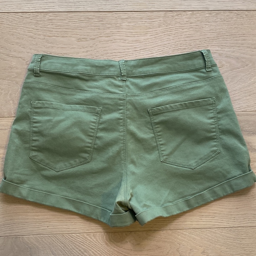 Forever 21 sage green shorts - Picture 2 of 3